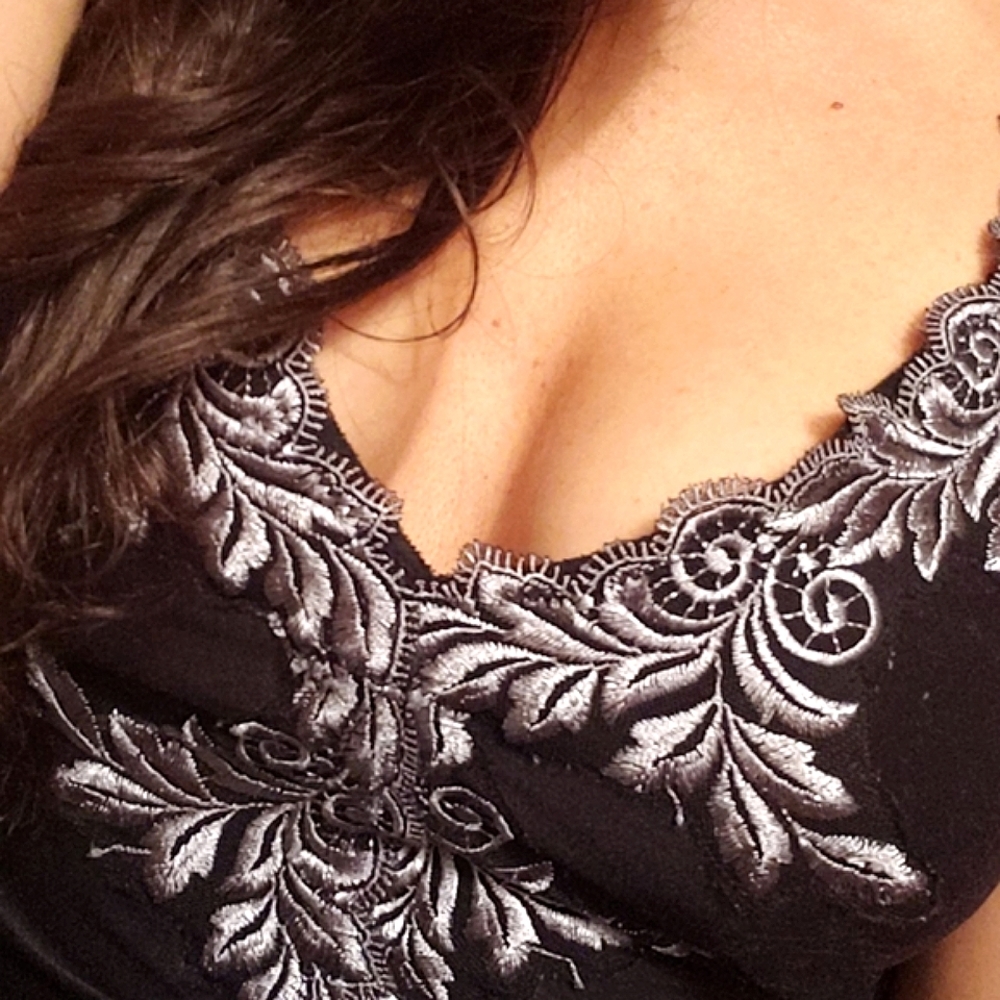 🦋Vintage long Black Floral embroidered Sexy Night Gown🦋 Small - Picture 5 of 9
